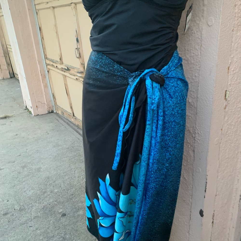 Women's Black and Blue Swim Sarong